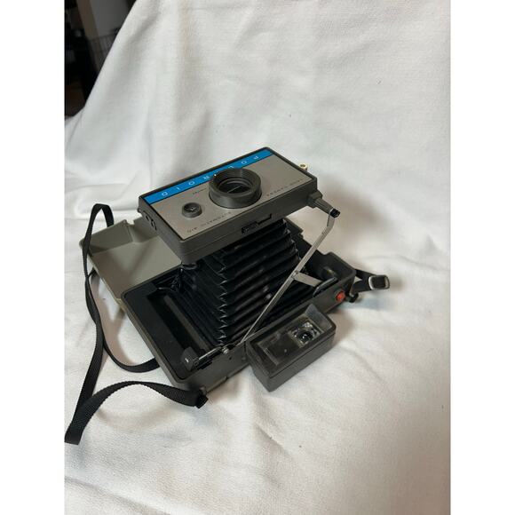 Vintage Polaroid 210 Land Camera Automatic Built in Flash Not Tested Neck Strap - Picture 6 of 6